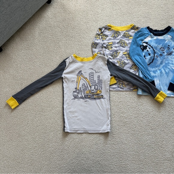 Bundle of 3 Sets of Kirkland Signature Boys Long Sleeve Pajamas (Size 6) - Picture 3 of 14